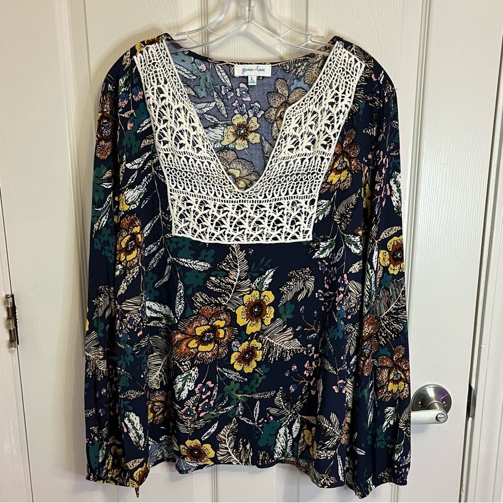 Grace & Lace BoHo Bohemian Floral shirt top size Large Crochet Detail